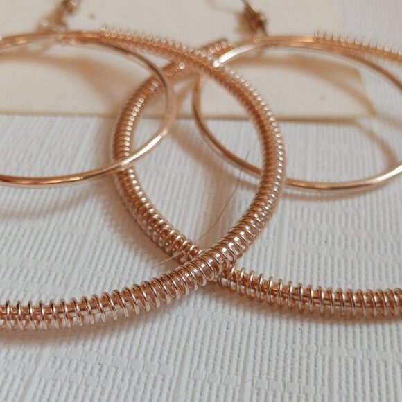 Carol for Eva Graham Rose Gold Earrings BNIP - Picture 2 of 3